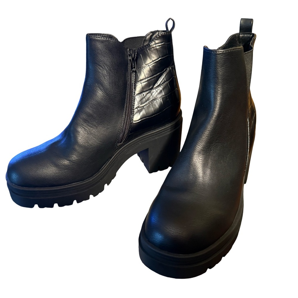 Sun + Stone NWT Sz 9 Black Veronika Vegan Leather Gothic Grunge Boots (SH125) - Picture 3 of 13